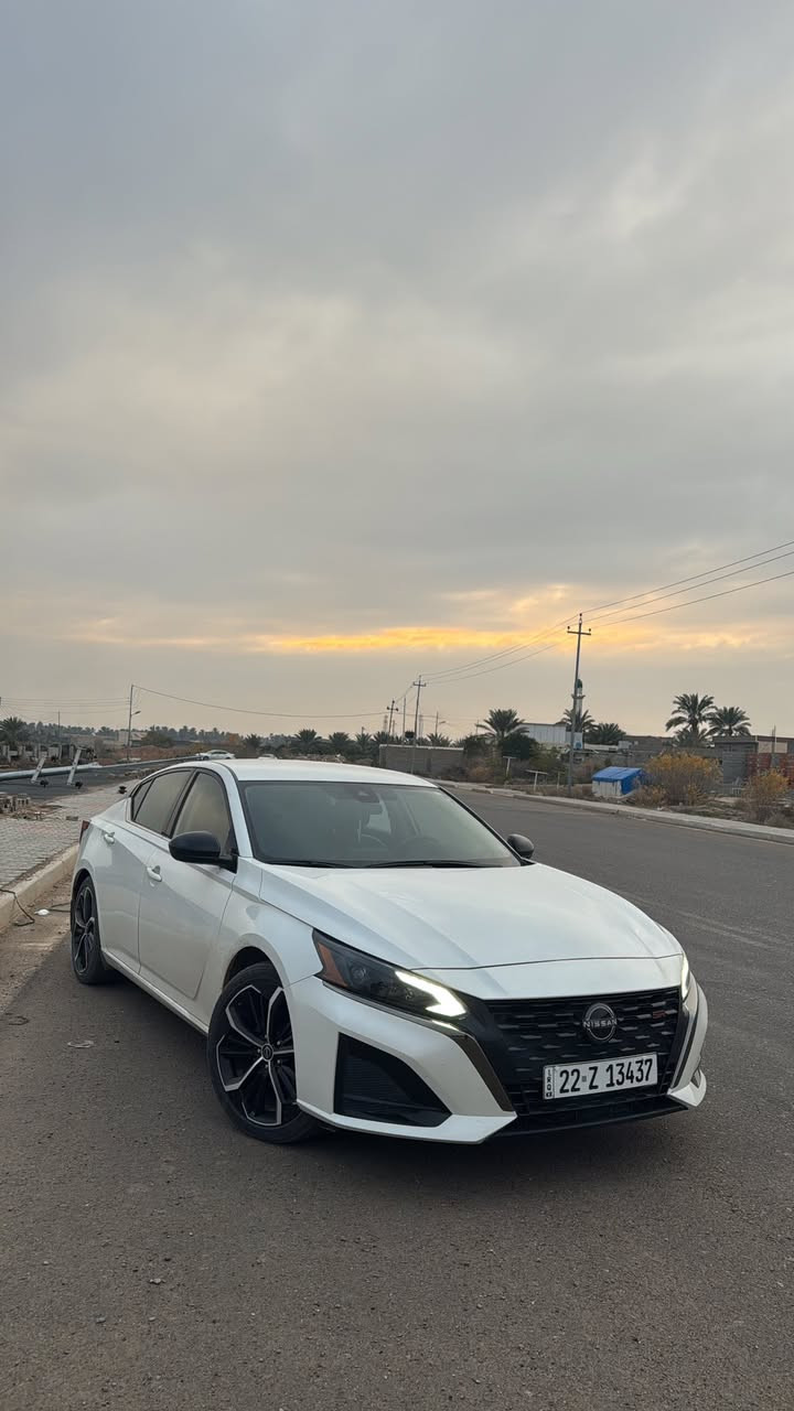 السلام عليكم يجود نيسان التيما SR
ماشيه 45الف 
وارد امريكي 
فول مواصفات ما عده التنته
محرك4
الأستفسار(***********)
