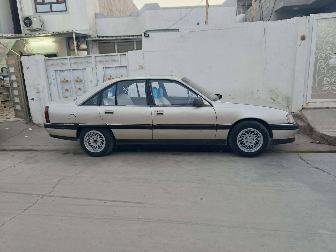 اوميكا للبيع موديل 1991سنوي رقم هز جديد بسمي بيه دفتر بنزين موصفات فول بدون ظرر سعر36بيه مجال كير محرك جديد تفاصيل***********
