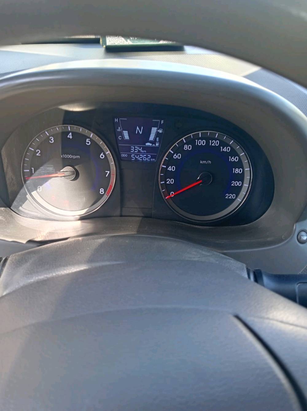 هيونداي اكسنت 2013 ماشية 54000 محرك 1600 دبل قطرة باب بجانب السائق ربع صبغ والباب الخلفي مبدل بلادي للاستفسار الاتصال ***********