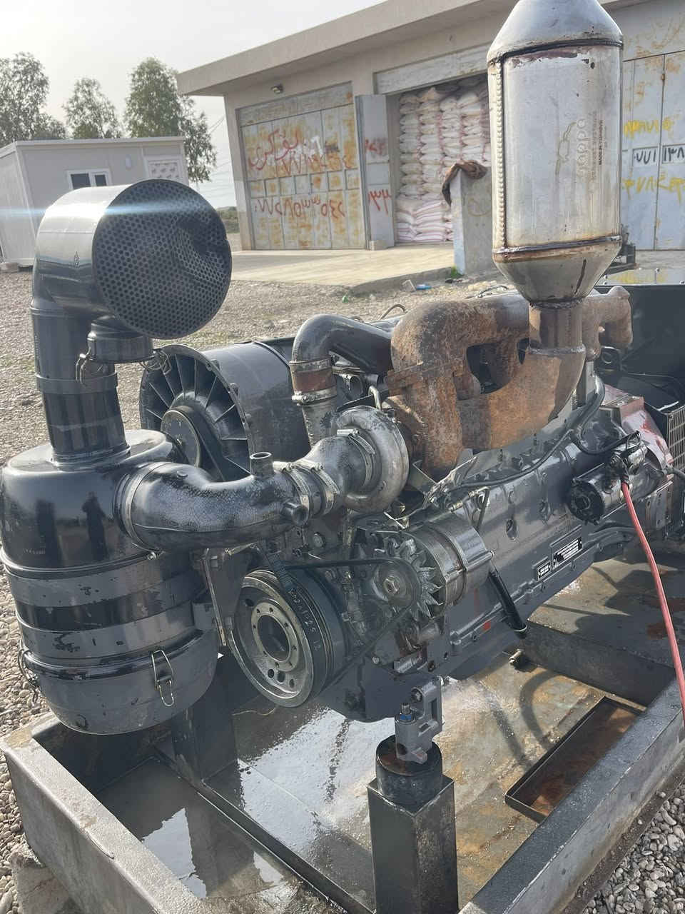 اسلام عليكم محرك دويز 6بستم 913سوبر حلواني   وضع شركه توليد 75 كيفي  مكانه ديالى كفري ***********
