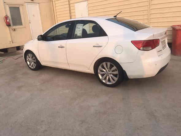 سلام عليكم سيراتو موديل 2011 رقم اربيل سنويه صاقطه 
السياره فول مواصفات بصمه فتحه شفتات استيرن 
مثبت سرعه تحكم مري شفط كامره داخل لونين 
السياره بيه جاملغ امامي مصبوغ فقط صوب اليمنه 
كير مكينه حداديه تخم تاير تبريد كوله شغال وخير من الله 
السعر 100 وبيه مجال الشراي الاستفسار ع رقم 
***********
