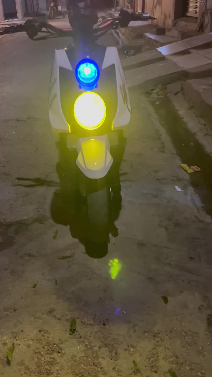 سلام عليكم دراجه سكنس جبلي للبيع دراجه نضيفه مكفوله كفاله عامه مكينه خرسه نكره بأي وقت مكان بعقويه قرب سجن الاصلاحي 
السعر 900بيها مجال 
الرقم :***********
