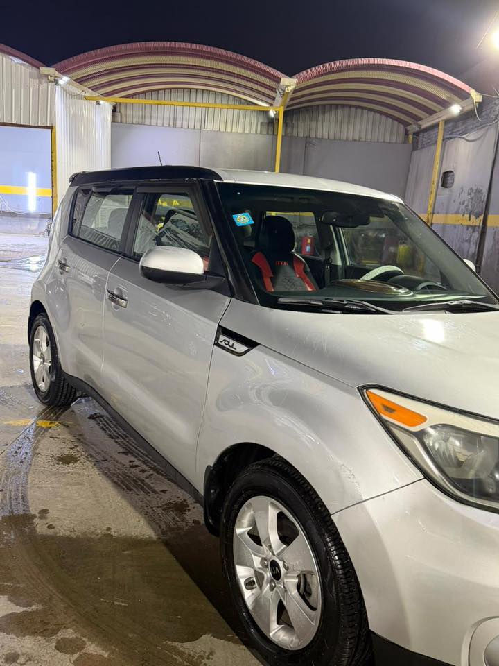 السلام عليكم
كيا صول موديل 17 السياره وراد امريكي ماشيه 58 الف السياره بكانها كراده يم ساحه التحريات 

السعر 120 للستفسار ***********
