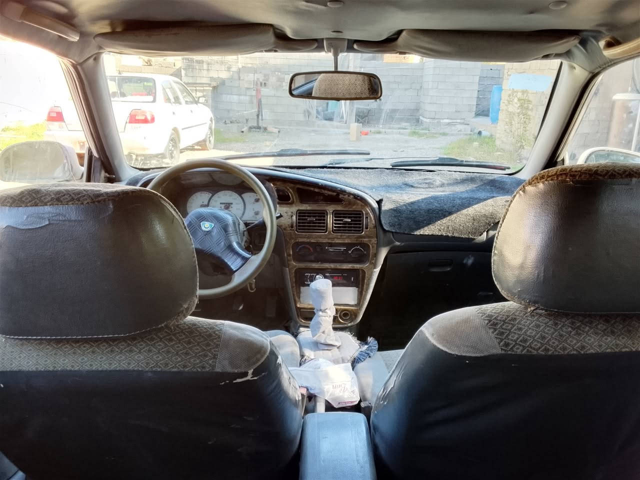 بسم الله الرحمن الرحيم السلام عليكم ورحمه الله وبركاته اليوم عنده سياره نظيفه حيل  نضيفه جدا كما موضح بالصورة السياره مطلوب مصرف السعر 19 العنوان ديالى حمرين الرقم ***********-***********
