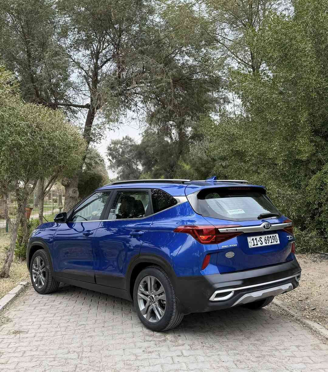 السلام عليكم
كيا سيلتوس S
موديل : 2021 
ماشية : 40 الف 
المواصفات 
شاشة 
كاميرا 
تحكم ستيرن جهتين 
كروز سرعة 
فور ويل 4*4
كشنات تدفئه 
المكينة 2000 دوش 
رادارات 
تحديد مسار 
قيادة ذاتية 
لد امامي 
بلوجكتور لد 
ويل كب كروم 
اشاير بالمري 
انظمة قيادة( SPORT. ECO )
(رقم بغداد الجديد مشروع وطني بأسمي )
الحادث : جاملغ امامي فقط . ( صور الحادث + السونار مرفق )
السعر : 139 وبيها مجال بسيط 
العنوان : بغداد الكاظمية قرب مرور الكاظمية معارض جكوك معرض الرحمن . 
للاستفسار 
عبدالرحمن 
 ***********
 ***********
