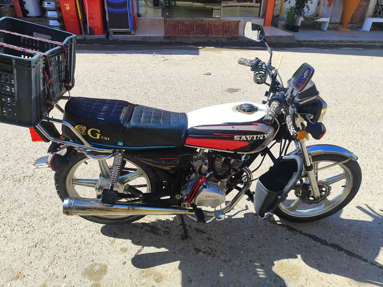 سلام عليكم
دراجة سيفان موديل21 للبيع 
نضافته واضحه بالصورة 
مكاني القائم 
للاتصال ***********
السعر 550 وبي مجال قليل
#ادمن وافق حبيبي 🤍
