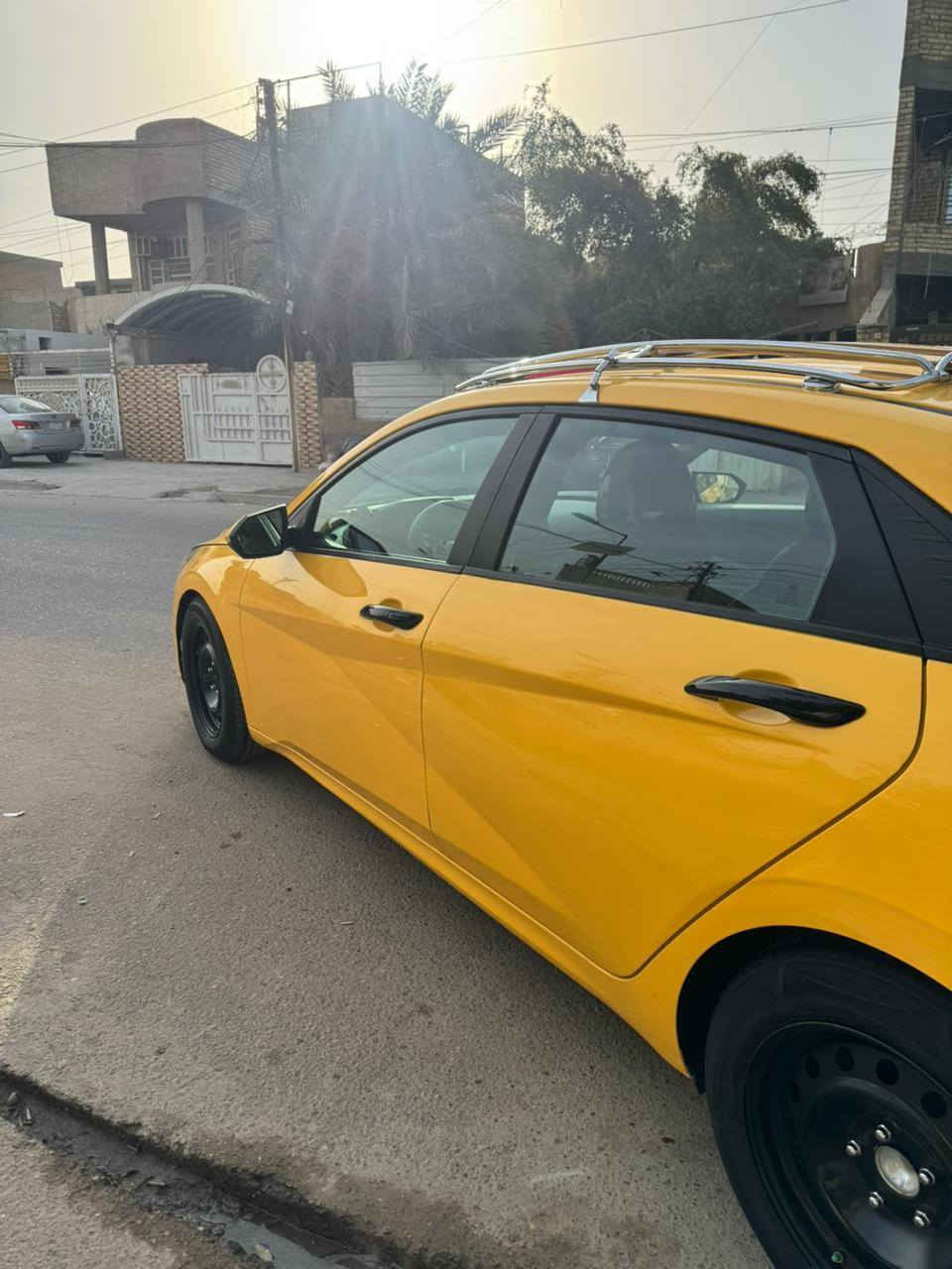 السلام عليكم
النترا  ٢١ 
دوشمه 
منظومت غاز 
سيبايه حيدر سحاره
تاير دلوب 
كير AT 
كير مكينه كفاله 
حادث مبدل بنيد
***********
145 وبيها مجال
