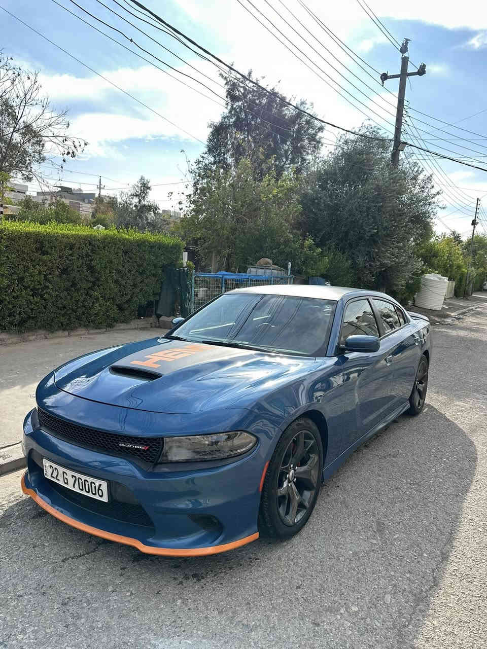 دۆج چارجەر 
مۆدێل :2022 V8 
مواسەفات: RT
کوشین جلد 
کوشین سارد و گەرم 
کوشین قەیسی 
کوشین سپۆڕت 
سوکان شەفت ٣ گێڕ
ئاوێنە دژە فول لایت 
شاشە گەورە 
ویل 20 
لایت زینۆن 
بەسمە 
شغال 
حساس
کامیرە 
دیفیوزەر و باڵی سەر سندوق و باڵی سەر جام 
گێڕ و مەکینە و بەردی گزۆز و کارەبایات بە شەرت 
چوار تعدیلی بچوکی هەیە باقی هەموو گیانی بە شەرت بێ بۆیاغە 
ژینگە و ڕێگا و ساڵیانە و ڕەقەم و فحس و هەزەی نوێیە 
بەناوی خۆمە 
37000 mile ڕۆشتووە 
ڕەقەم شانسی: 2C3CDXCT6NH225207
لە وێنەی دەحمەکە هەموو گیانی PPF ی ڕەش کراوە 
نرخ: 259 وەرەقە 
ژ.م: ***********
لە هەولێرم
