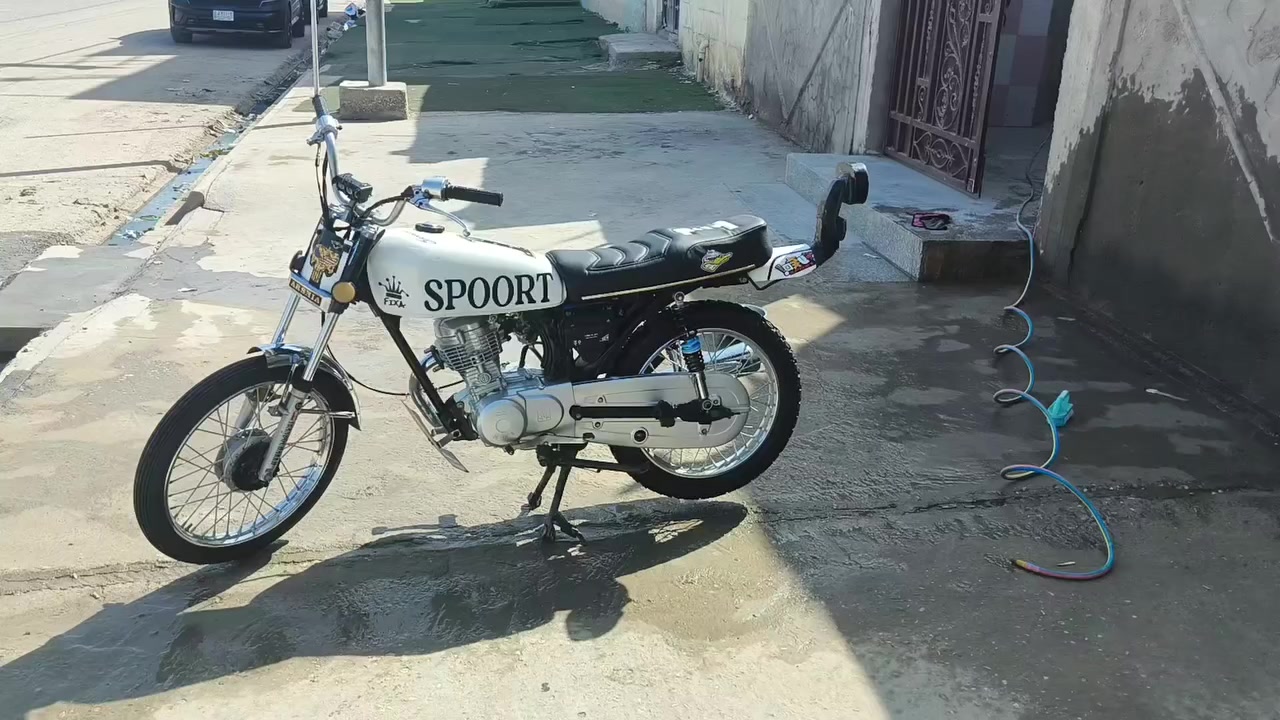 دراجه اوراق اصولي مديل شاصي21 مكينه24 مفتوحه مدبل بستم وكلجات دراجه حلوه ونضيفه ولشراي اني بخدمته *********** هاذه رقمي
