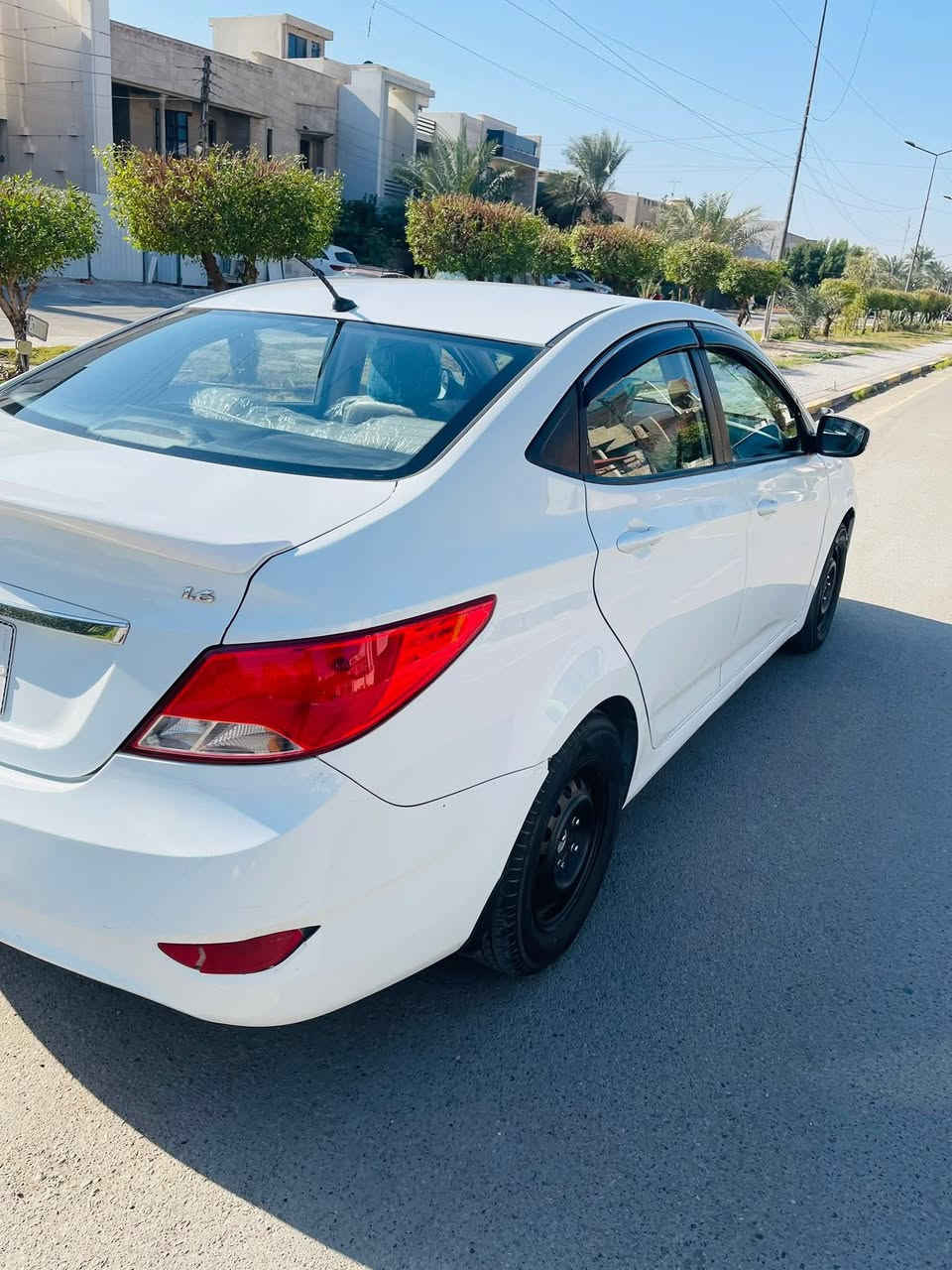 اكسنت موديل 2016 خليجية رقم بغداد هزه ورقم  جديد انكليزي بسمي مكفوله من الصبغ والضربه  سوناره موضح بالصور.   محرك 1600 دوش فول مواصفات ماشيه 170 كير محرك بلاد بدون فتح سياره جاهزه كير محرك حداديه تبريد كهربائيات كلها تمام تخم تاير سياره جاهزه للأخير  
اي استفسار  ***********
 
سعره 109$
