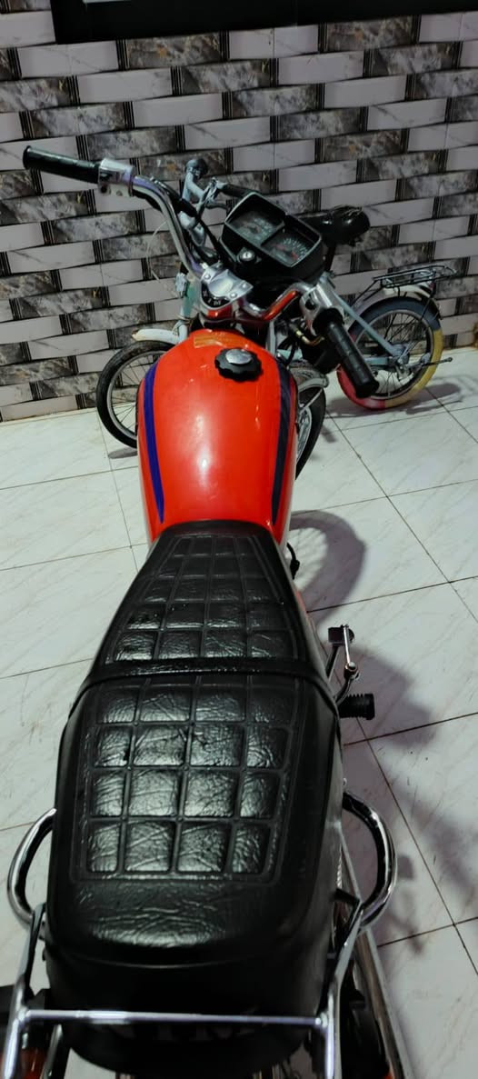 دراجه للبيع موديل 23 طالعه بل 25 مكينه مكفوله وراق سكنر سعر تصل عل رقم مكلف بنشر ‏‪0772 163 0998‬‏
