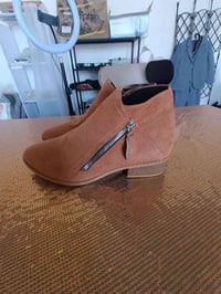 مجموعة • أحذية