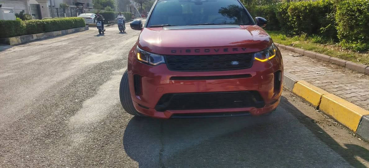 سلام عليكم
لاند روفر ديسكفري سبورت 2023  أمريكي
السيارة فول مواصفات واحد على واحد 
لاند روفر ديسكفري سبورت اس أي آر ديناميك 
المواصفات 
سقف بانوراما 
السيارة أحمر تو كولر
فور ويل 4x4
دخول ذكي
ترحب 
اشاير بالمري 
ثلاث قطع تبريد 
كشنات جلد 
كشنات كهربائي 
خمسة راكب 
داخل أبيض 
إنارة داخلية(متغير الالوان) 
داخل السيارة بالكامل لمس 
شحن واير ليس 
حساسات أمامية و خلفية 
توقف ذاتي 
ناطق صوتي 
مرايات شفط فول تحكم 
مثبت سرعة 
سستم سماعات مردان 
صندوق كهرباء 
محرك 4سلندر تيربو 
وضعيات قيادة الديناميك 
وغيرها الكثير من المواصفات 
مكان السيارة بغداد 
بدون رقم (تترقم جميع المحافظات) 
الحادث تبديل جاملغ أصلي وشبر بالنيد فقط لا غير 
للاستفسار على الرقم التالي 
 ***********
السعر 290$$$
