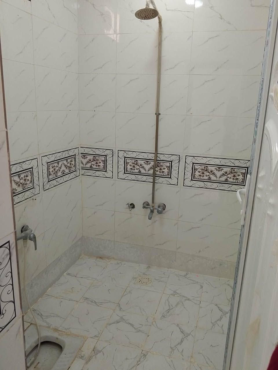 بيت للايجار 50 متر 
نجف حي النداء شارع المجمعات عمود 54 
شارع 60 العرضي الأول قرب المدارس..
..... طابقين.....
الطابق الاول يحتوي على غرفة وصالة ومطبخ وصحيات.
الطابق الثاني يحتوي على غرفتين وصالة وصحيات.
سعر الايجار 200 الف


**إذا كنت صاحب هذا الإعلان وتريد حذفه لأي سبب، رجاءا أرسل رسالة إلى الدعم الفني**