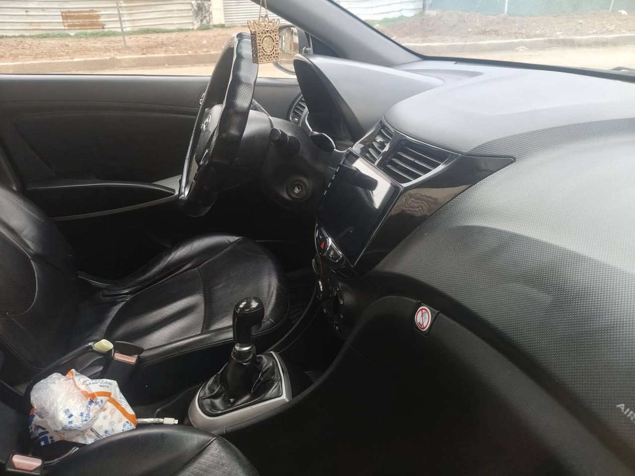 اكسنت مضلع باي كوري vvt
فول مواصفات ماعدا الكير عادي محرك 16 مال كصه 

ABS

اشاير بالمري.مري شفط داخل اسود تحكم استيرن قفل مركزي كشنات جلد هيتر كشن اربعه دسك حساسات خلفيه حاكية سقف جامات كهرب

السياره بيها طخه خفيفه براس البوند وبل براكيت مال دعاميه هيئه وغرامات صفر والشرعي يبيعك السعر 90

***********
