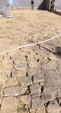 حبايبي السلام_عليكم
شغلنا يتضمن مايلي
1- اخراج التراب الزائد من البيت
2-تربيع البيت كسر
3-دك البيت بالقفاز
4- صب البيت اذا كان بحاجه الى صب اسكان
#وكذلك دك السبيس والتراب وال
قطع وغيره + خزينه + تفليش +تصعيد تراب لصطح وتصليطه الصطح+مجاري+لبخ بتلوات +
ونج تصعيد كافه مواد البناء وغيرها 
كل هذا بكادر جيد وبسعر مناسب 
للاستفسار اكثر ***********رقم ثاني بي واتساب ***********بي واتساب وشغل درجه وله
