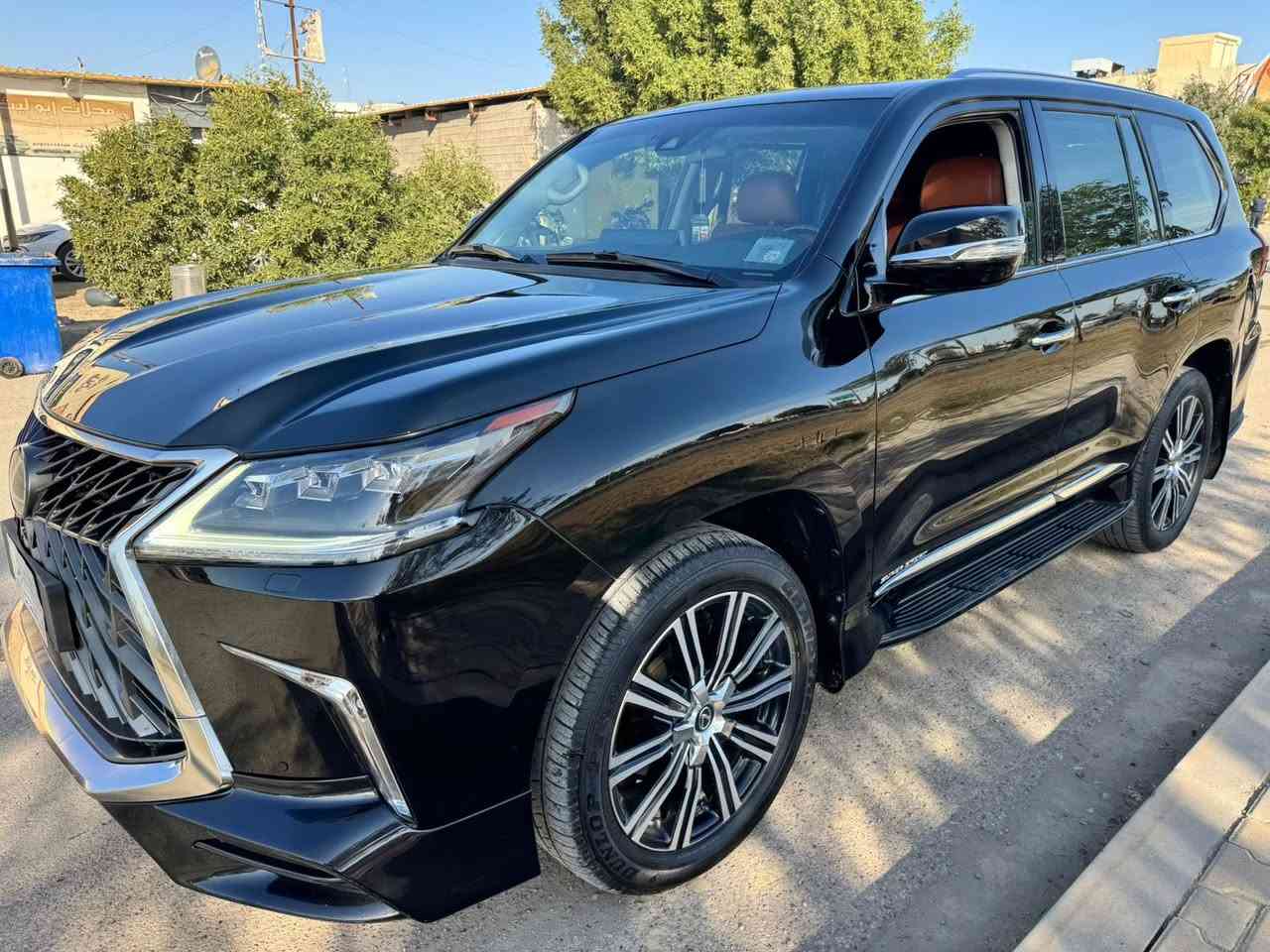 اجدد وانضف لكزس 2018 بوضع الوكالة
لكزس سبورت LX570 ( 2018 ) 

المكينة : 5700 

عداد المسافات :100,000كيلو متر حقيقي شرط

معروفة مواصفات الكزس 1/1 جكات فول الفول 

 

السيارة جديدة جدا نضافتها 100/100 بوضع الوكالة 

السيارة مكفولة كفالة عامة 

سعرها مناسب بيع 

او مراوس حسب القناعة 

تحويل ثاني يوم 

للاستفسار الاتصال على 

 ***********واتساب 

***********

اخوان فقط اتصال لو واتساب 

مكان السيارة ذي قار
