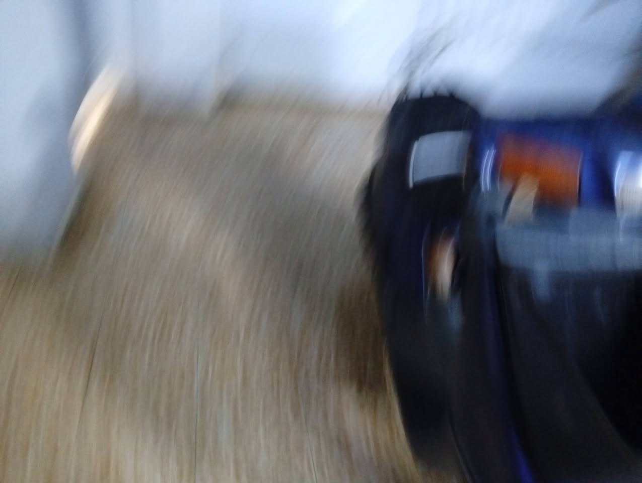 هذا الماطور الشاص ما مكسور بس معرق بيه صوت بربرينات وسعره 150,000 وبي مجال وبيتناس البيت بسرعه شغال قفلوا 135 ربع ما ينزل بس بيه صوت بربرينات اثر بيه شرشاص ما مكسور شاطر هذا الرقم ***********
