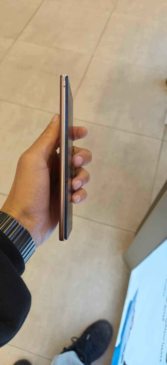 تبدل ب جهاز Samsung Note 20 ultra   256g 16 ram 120ram pupg  وتر بروف  بالعلبه و الشاحن الأصلي زيرو ضريبه خطين +e sim.  الجهاز في خربوش في الظهر بسيط جدا و الكاميرا الخلفيه عايزه تتنظف علي خفيف بس مش محتاجه وتر بروف علبه و شاحن و سماعه + مبايعه او ممكن بدل ب ايفون  ضريبه / تخط.. للتواصل 01109244747 مركز الجيزه, الجيزة


**إذا كنت صاحب هذا الإعلان وتريد حذفه لأي سبب، رجاءا أرسل رسالة إلى الدعم الفني**