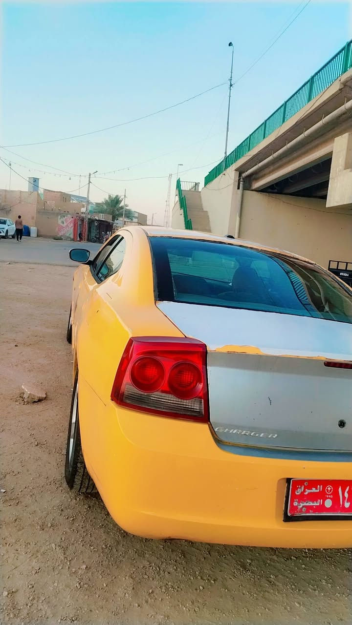 *********** 
سلام عليكم جارجر ١٠ اصولي جهازة بس المكينة اشوية تنقص السيارة اصولية بس راعيهة ماموجود ابيع كومت حديد مناسبة ٣٥ وبيهة مجال مكان السيارة دوانية قضاء الشنافية
