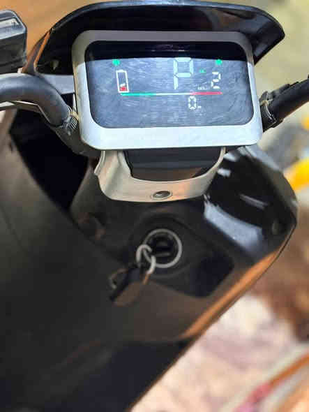 سلام عليكم 
دراجه للبيع نوع 318

دراجه جديده ماشيه. 70Km

المواصفات 

لايت زنون عالي ناصي 

إشارات إماميه وخلفيه 

اضائه خلفيه 

بطاريه جديده 

كامل ملحقات /السعر650 وبيها  مجال 

المكان الكريعات قرب قاهر الأسعار 

***********
