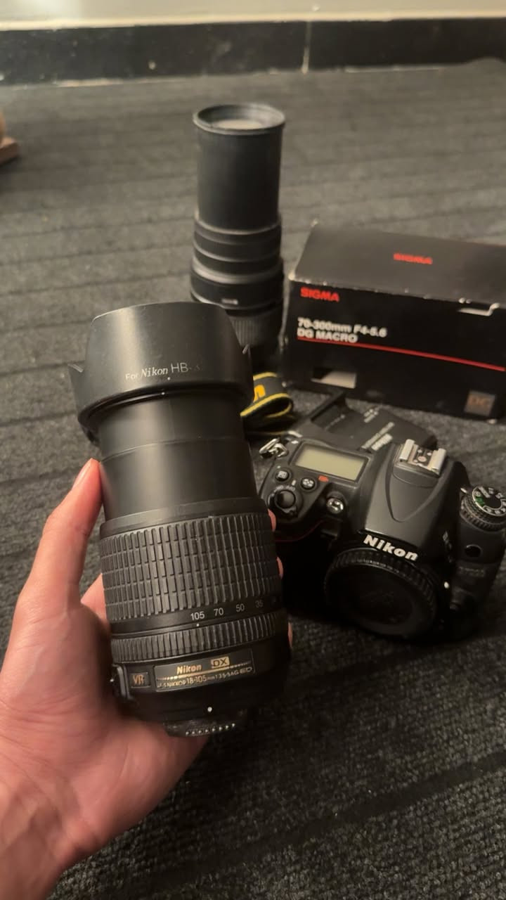 كامرة نيكون للبيع D7000 نضيفة كلش ستخدام شخصي ما مستخمة  هواي ***********
