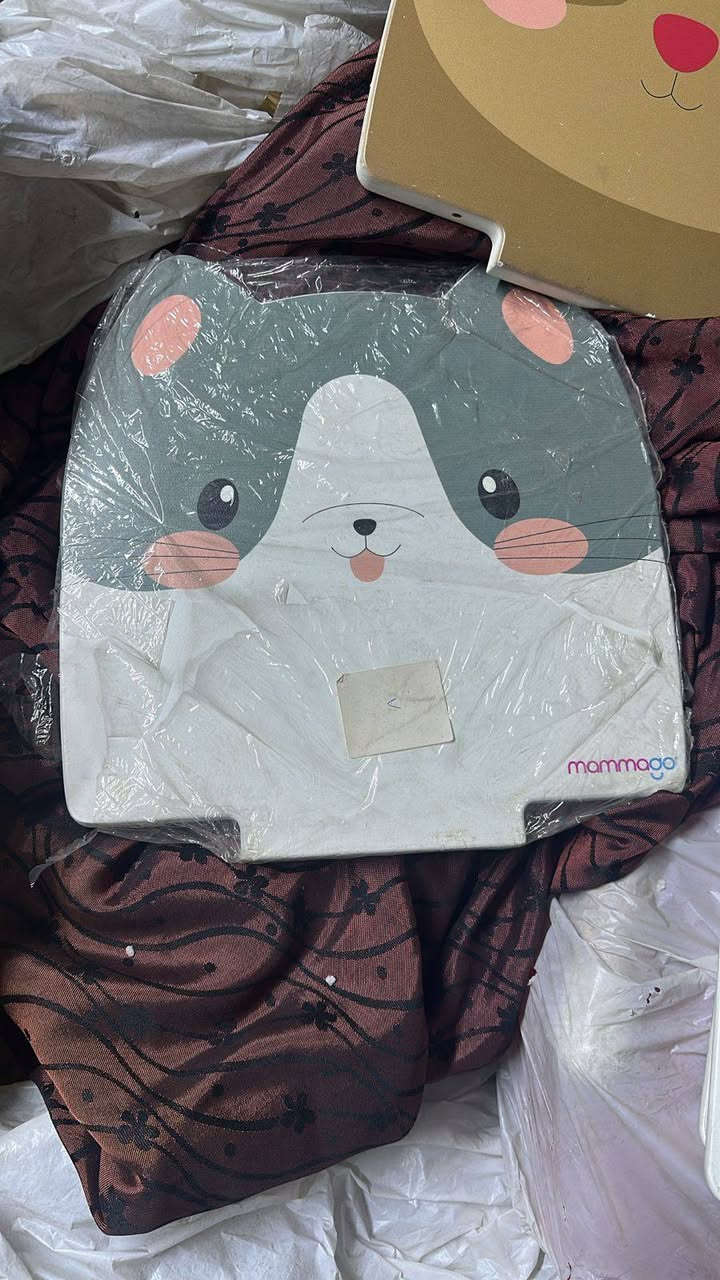 تحياتي يتوفر كراسي فقط بدون طاولات لعمر ٤-٨ سنوات تتحمل وزن ٧٥ كيلو ماركة تركية تصفية القطعه ٢٥ الف شي فخم جدا يفيد روضات او مدارس 

وات ساب 
***********
