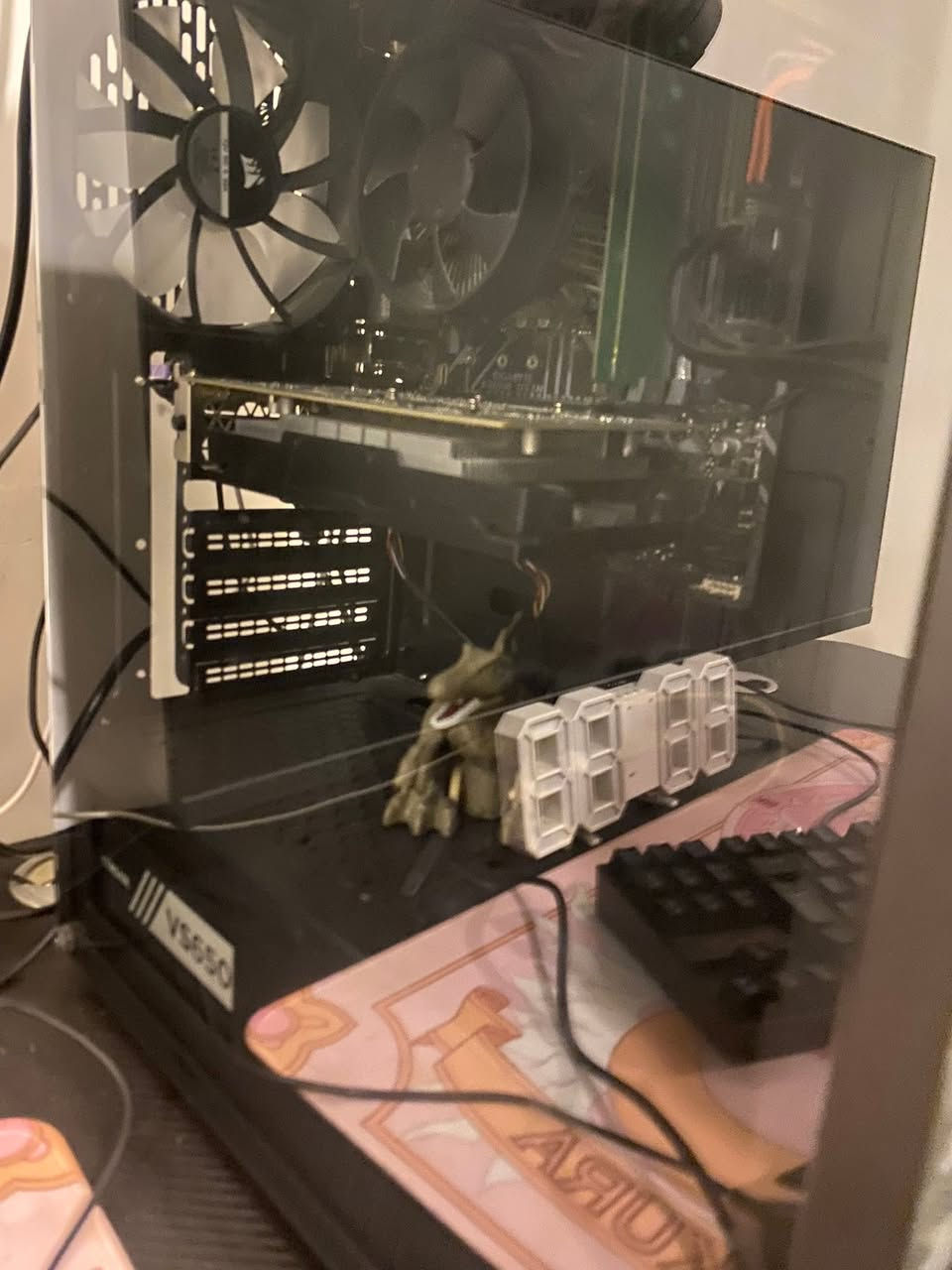 مواصفات الحاسبه
‏
‏كرت الشاشه 
‏
‏Nvidia geforce  GTX 1050 4GB
‏+
‏   GTX 1660  6GB
‏
‏المعالج 
‏
‏Core i5 8400
‏
‏الهارد 
‏
‏1T ssd 
‏1T HDD
‏
‏الرامات
‏
‏ 16 Rma
‏
‏المذربورد 
‏
‏Bord B360M gigabyte 
‏
‏باور سبلاي 
‏
‏PSU corsair vs650
‏
‏الشاشه 
‏
‏27 Fhd      
‏H                165 hz
‏
‏
‏مايك احترافي + ماوس كيمنك + سماعة احترافية 
‏
‏+ ميز كامل + يوبي إس جديد + ماوس باد 

السعر كامل ٧٠٠ 

للتواصل واتساب فقط

***********
