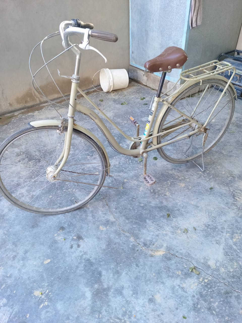 بايسكل للبيع ياباني الحجم 27 سعر90     ***********
