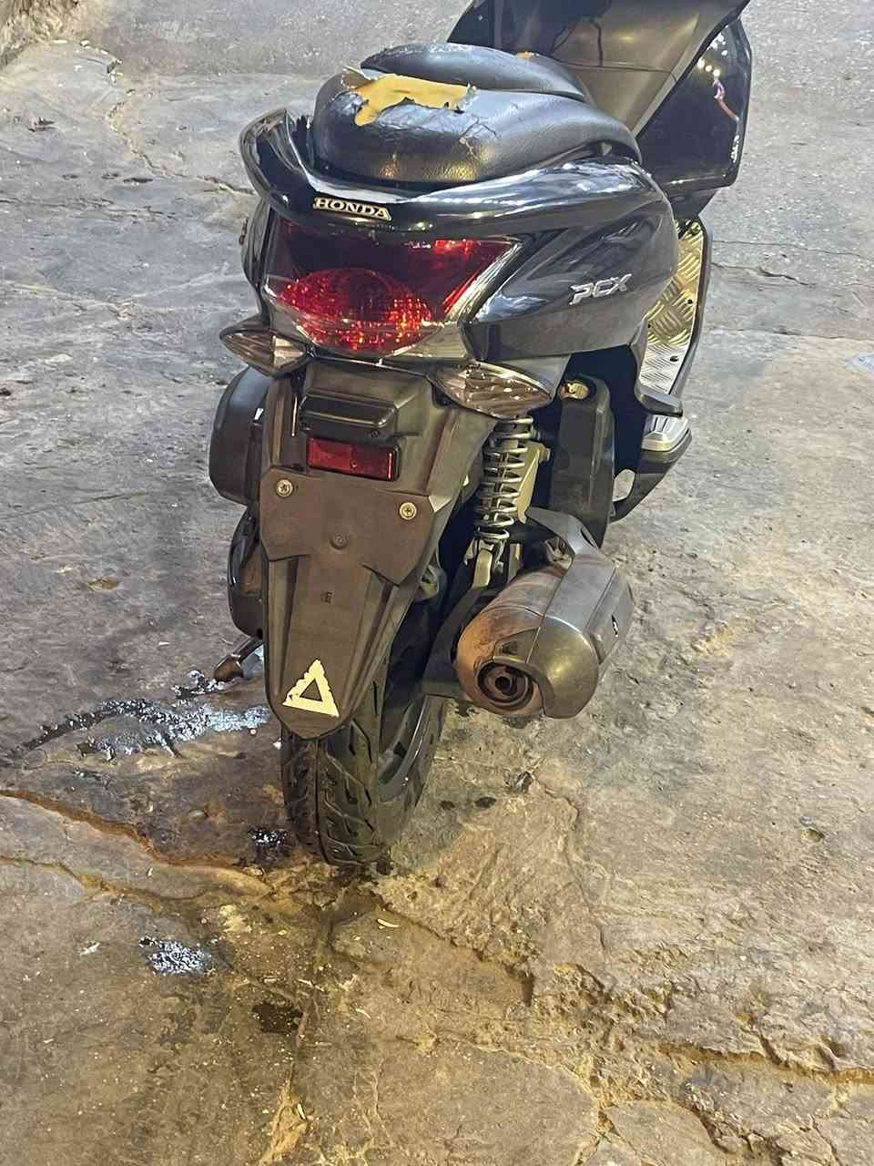 سلام عليكم pcx جيل اول دراجه رمبه برغي ممفتوح بيه مكاني بغداد مدينه الصدر ***********
