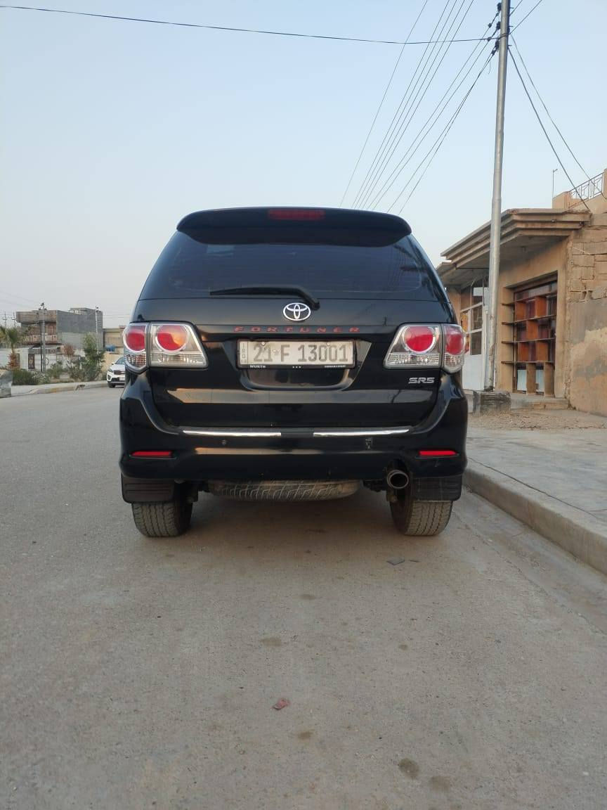 السلام وعليكم  
سياره فورجنر موديل 2013 مكينه 4 سلندر دفع رباعي 7 راكب مري شفط بصمه تشغل عن بعد بيه خمس قطع صبغ ابيعلك حزام تخم تاير حداديه خير من الله كير محرك كفاله رقم سليمانيه 
العنوان ديالى المقدادية للستفسار اتصل ***********
السعر 155
