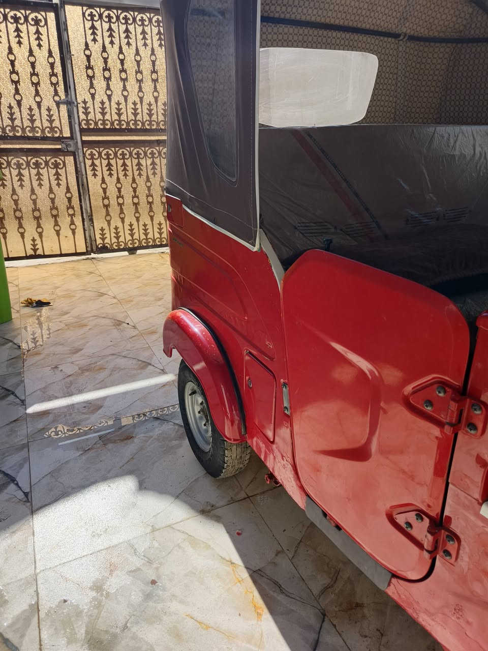 تكتك 22شهر8 سنويه ورقم نكليزي محرك مكفول الكشره بيه بارد  شويه يم البك لايت سعره 8600 وبيه مجال مكاني ميسان حي شرطه *********** موجود ع واتساب
