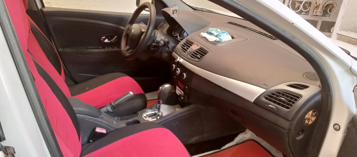 السلام عليكم سيارة للبيع فلاونس مال بيت موديل 2016 بيها طخات قليلة علبارد كير ومحرك  مكفول محرك كورلا.  السعر:65. رقم التليفون ***********
