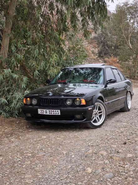 بە ناوی خوای گەورە 
بیئیم بیلاد ٥٤٠ کامل کراوەتە٥٤٤ کامل دەستکاری
مۆدیل ٩٤ 
 دەبل پەرەشوت 
قەپات مواسەفات
سلایت 
پێش گەورە
دەعامی پشت و پێش سپۆرتی یەک پارچە
ویلی M18 لۆک 
کوشن سیاعی 
کوشن جلد 
سەنەوی نوویە تا ٣٠ بە ناوی خۆمانە 
پێش کەپسە پشتی بەس ناو حەوزی هەیەتی 
سەیارەکە رووبەروو بیبینە بە دلت نەبوو پارەی ریگات بۆ دەگێرمەوە بە شەرتی قووەت کارەبای هەموو گیانی بە شەرتە 
سعری ١١٠گەلاو مەجالێکی کەم گۆرینەوە دەکەم بەس بە بیئیم ٥٢٥ یان سەقەر رەقەم ئارمم ناوێت 
شوین رانیە *********** رانية
