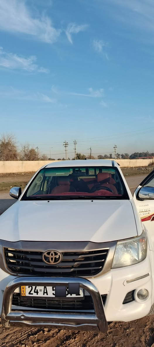 السلام عليكم
تويوتا هاي لوكس ٢٠١٣ رقم دهوك مكفولة كفالة عامة 
محرك كير أكسل كله شرط ماشية السيارة ١٩٥ سيارة جديدة مكان السيارة موصل رشيدية
السعر ٢٠٥ وبيها مجال 
واتساب ***********
