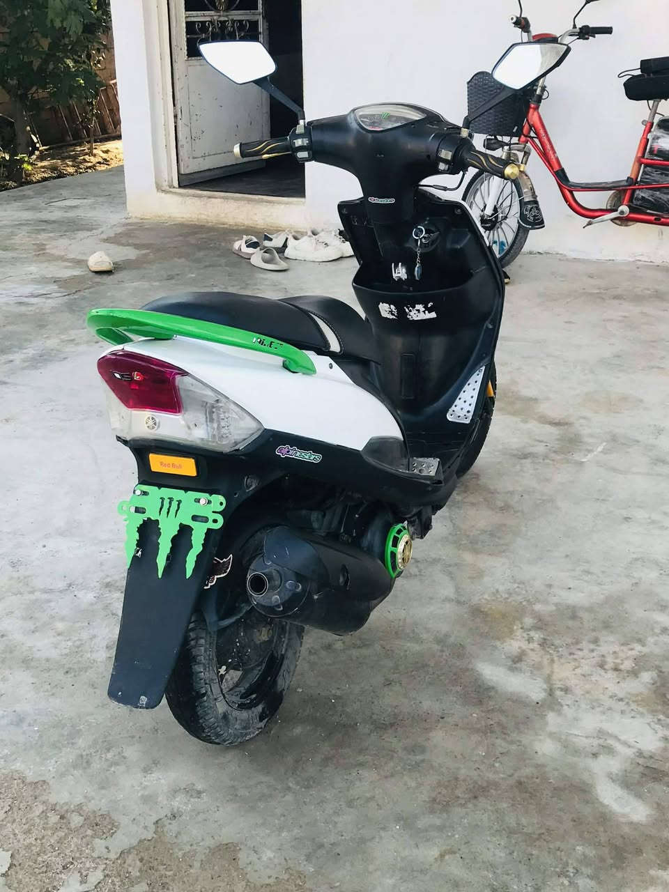 دراجه للبيع ماكس عدله ختم بلاد دراجه حاويه جديده كلش نضفيه تعجبك بالك و شراي يتصل عل رقم ***********
