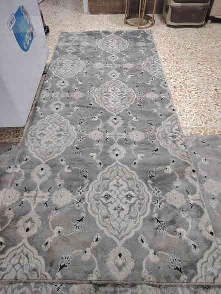 كاربد ثلاثه في اربعه نضيف مستخدم موسم واحد فقط  ومع قطعة واحد في ثلاثه السعر ٤٠ الف وبيها مجال الاتصال على الرقم ***********
