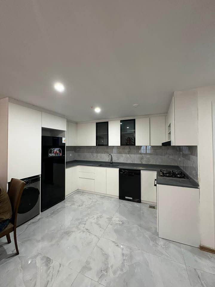 للإيجار أو للبيع 

-شقة مؤثثة vip
-زيرو

في أربيل
مجمع امباير بيرال 

 مساحة135م

يتكون من
- غرف نوم 2
-صالة 
- صحيات 2
- مطبخ
- طابق 15
- واجهة خارجي 
- 
- ⁠للأستفسار أكثر يمكنكم التواصل معنا عبر الواتس آب 
- ***********
- ⁠*********** أربيل, العراق
