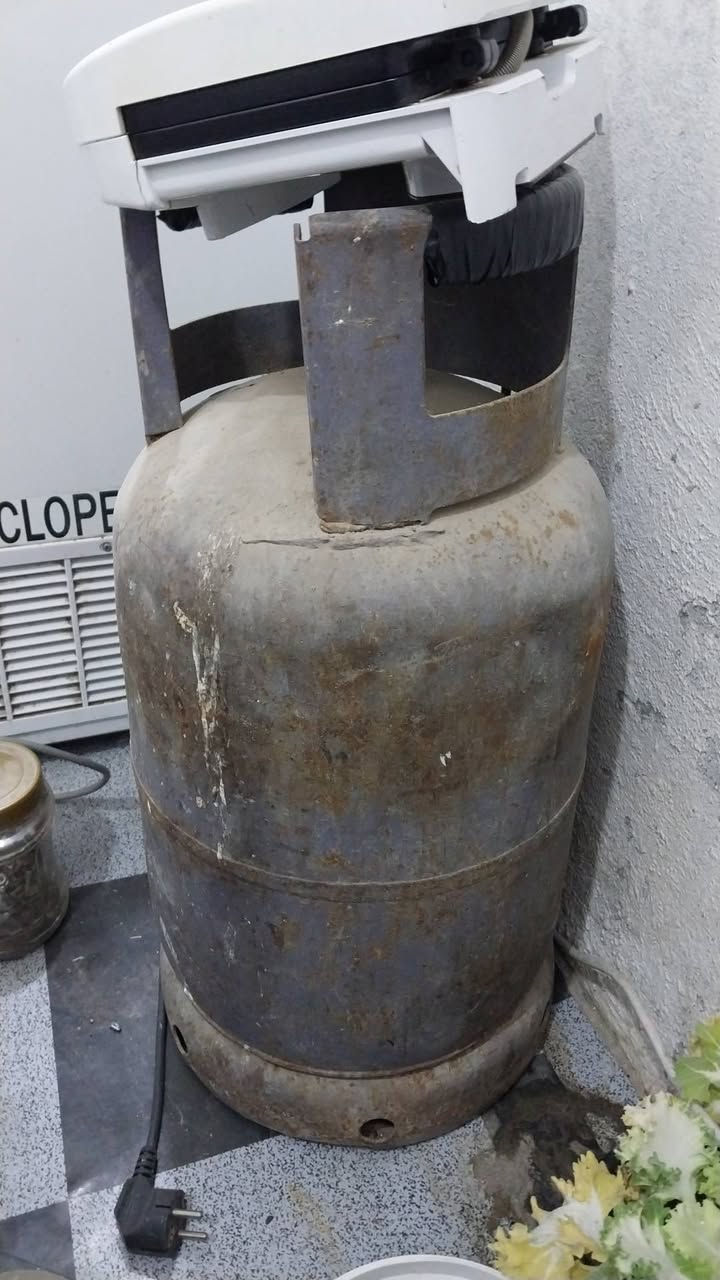 السلام عليكم غراض بيت نضيفه جدأ مكانه شارع طيار


**إذا كنت صاحب هذا الإعلان وتريد حذفه لأي سبب، رجاءا أرسل رسالة إلى الدعم الفني**