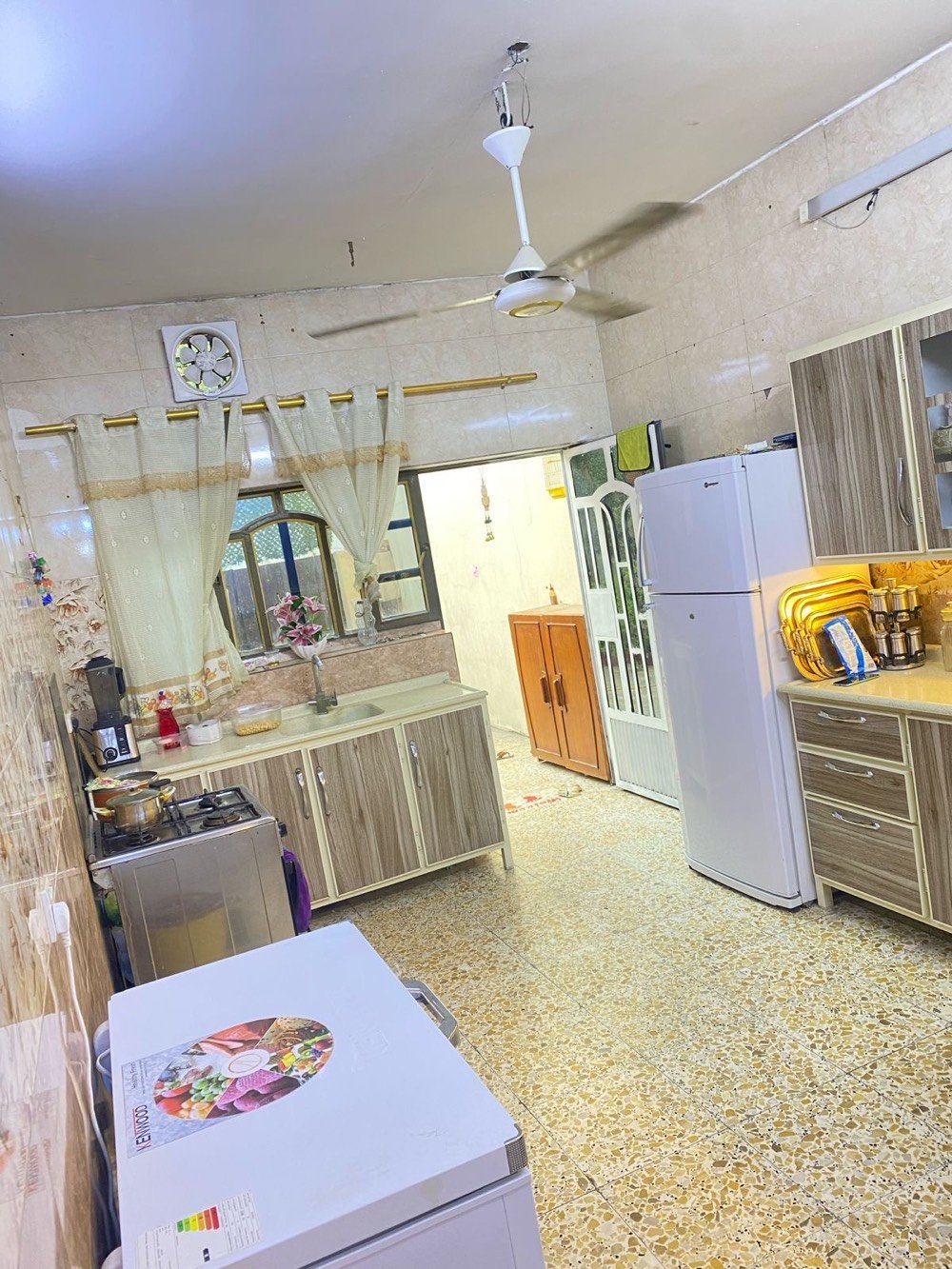 دار للبيع 🏠 مسلح

المساحه : ١٢٦  /. الواجهه: ٧  /. النزال : ١٨ 



يحتوي على 

٤ غرف نوم 

استقبال 

خدمات ٢ 

حولي 

منور 

كراج 

حديقه



الاعظميه راغبه خاتون 

عرض الفرع ٧ متر 



***********