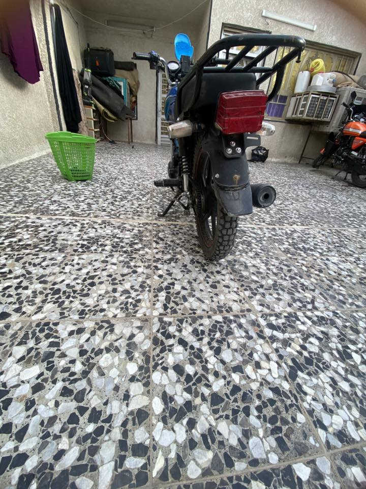 سلام عليكم شباب دراجة للبيع نواقصها فقط دكمة مال سلف  وصفاحيات باقي لدراجة كاملة مكملة موديل 2024 مكاني بغداد مدينة الصدر سعر680ألف وبيهة مجال لطيبين جاملغ لأمامي بي كسر ***********
