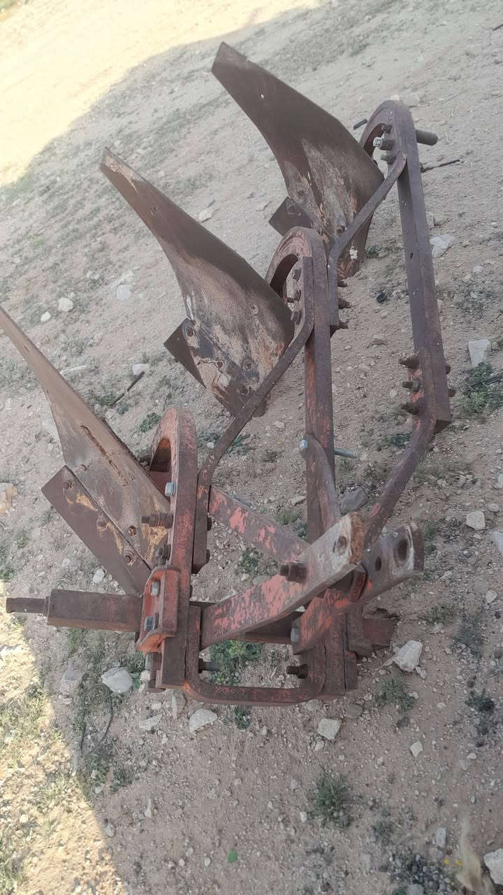 سلام عليكم من رخصت المسؤول كاروبه عنتر 71 بدون رقم نكره سلف جاهزه لشغل وياها مقطوره 15 برميلوفدان ابلادي اسكندريه السعر 3،500 ثلاثه مليون ونص الاستفسار على هذا الرقم ***********
