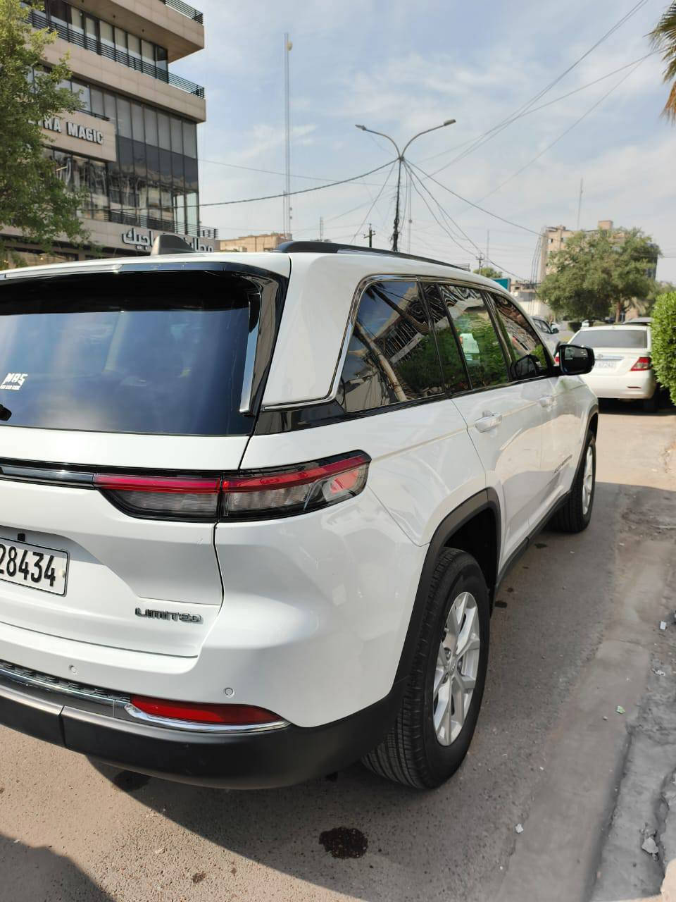 جيب گراند شيروكي لمتد 2023 وارد أمريكي بدون ضرر ماشيه 18 ألف سياره جديده لوك رقم بغداد للاستفسار, *********** واتساب

