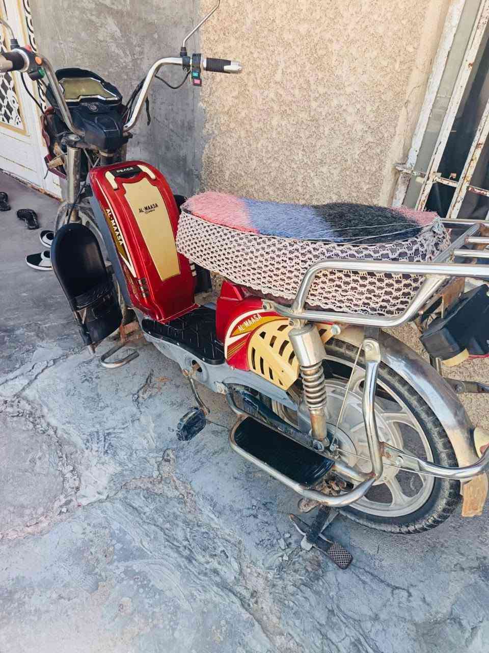 ماطور شحن شغال
الريموت مالته مايشتغل
هورن مابي بس يتصلح
اليدة يرادلها بس ضب
السعر 350 وبي مجال
المكان الفلوجه للاستفسار الاتصال على الرقم***********
***********
