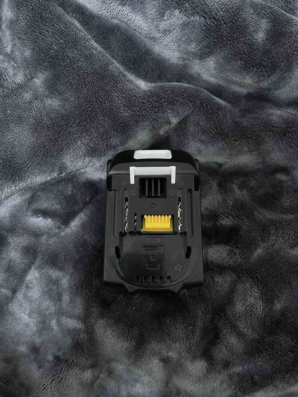 بطارية 18 فولت 5 امبير جديدة غير مستخدمة وزن ثكيل (سعرها 10 الف) وبالعافية


**إذا كنت صاحب هذا الإعلان وتريد حذفه لأي سبب، رجاءا أرسل رسالة إلى الدعم الفني**