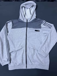 ترواكه اديداس • مقاس L • نظيفه