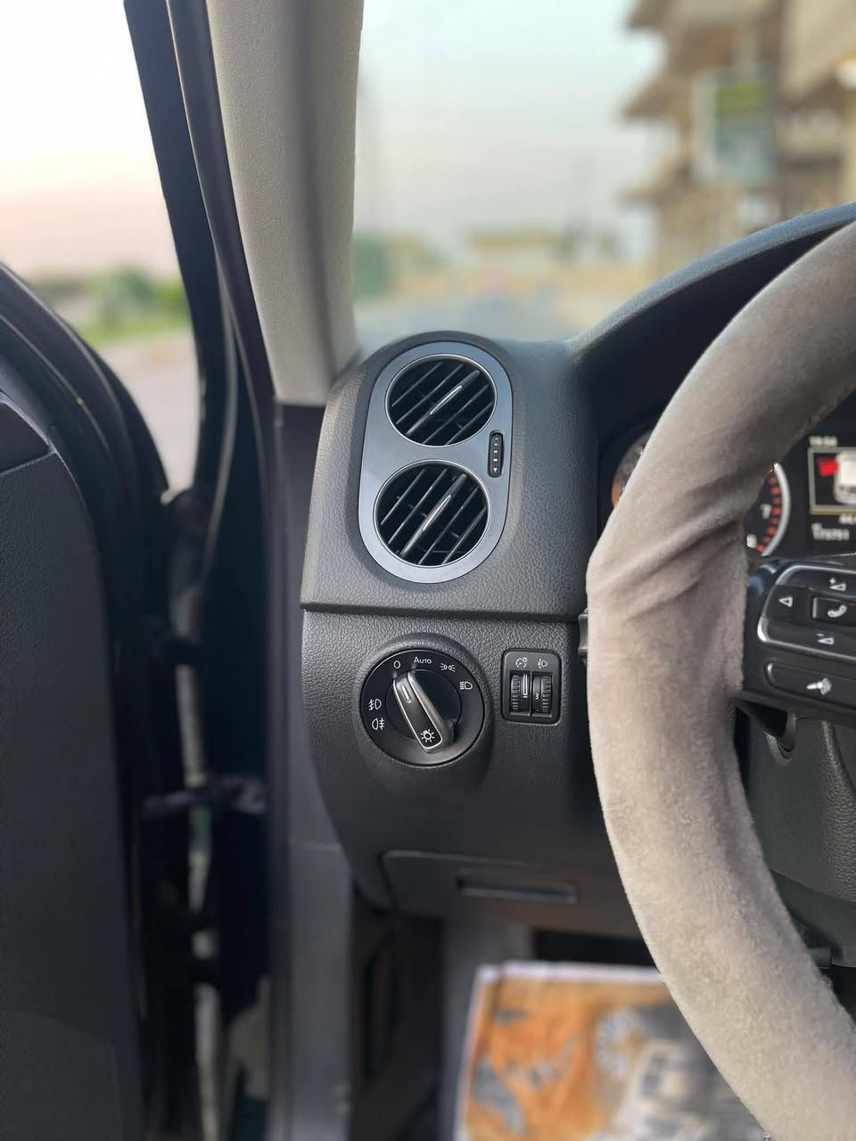 السلام عليكم تيكوان خليجي ٢٠١٦ كلين
سياره حيل حلوه ونضيفه
مكينا وكير شرط
14تيربو
مابيه اي نقوصات
للبيع او مراوس مع باسات
***********
