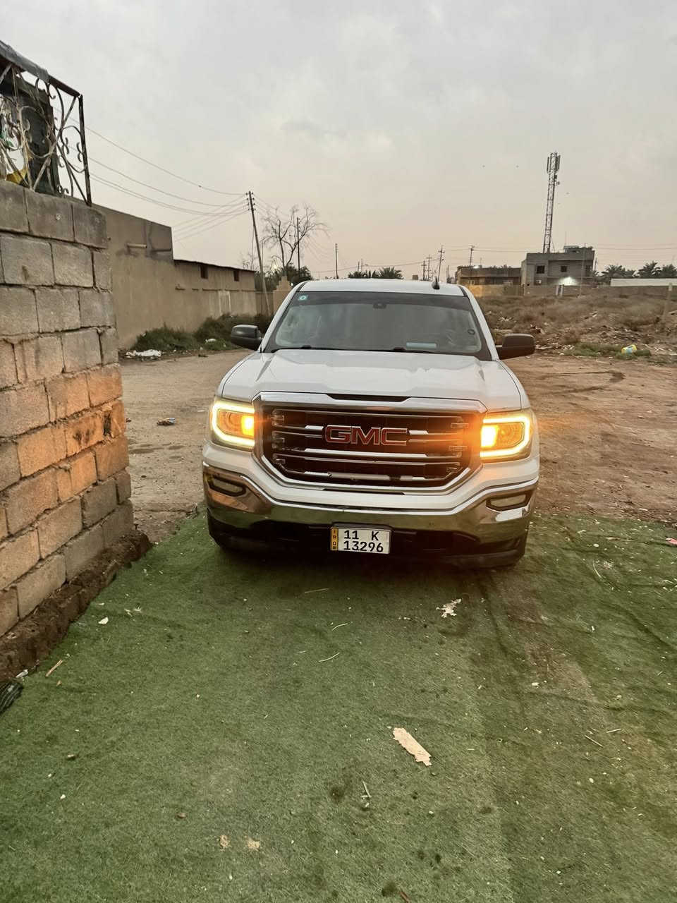 السلام عليكم جي ام سي  سييرا SLT 2016وارد كندي مكفولة سيارة جديدة وجاهزة ماناقصها اي شي تبريد ثلج مكينة نظيفة كلش البدي نظيف بي طخات بالباب وچاملغ موجودات شوف العين سيارة بإسمي رقم دولي الجديد اهم شي التحويل سيارة بلادية من كلشي سعر 210 
للأستفسار 
     
***********.   مكاني البصره
