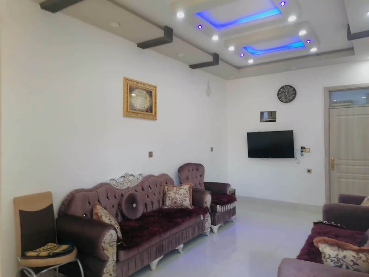 🏡 خانووى دوو نهوم بو فروشتن له گه ره كى ده روازه پشت باره گاى يه كگرتو نزيك شه قامى ده روازه 

📐 روبه ر :
▪️ 180 متر

✨ زانیارییەکانی خانوو / موڵك :
▪️  1 ژور نوستن - هول - مطبخ - مساعد مطبخ - ميوان - گه راج
▪️  نهومى دووه م 2 ژور نوستن - هول - بيتونه 

💰 نرخ : 125 مليون 

📞بۆ زانيارى زياتر په يوه ندى بكه ن به 
عقارات ستار اكرم بازرگان

*********** ☎️
*********** ☎️

#كركوك #عقارات #عقارات_كركوك
#بيع_بيوت #شراء_بيت #استثمار
#بيوت_للبيع #فرص_عقارية
