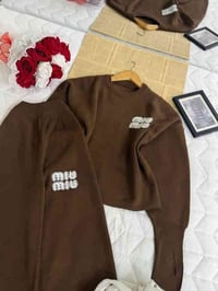 سوت قطعتين❤‍🩹  خامة تريكو ناعم شتائي 38–40–42–44–46 خدمة توصيل لجميع م...